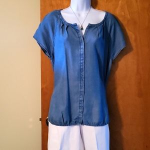 Liz Claiborne Light Denim blouse Size M. (Necklace not included)